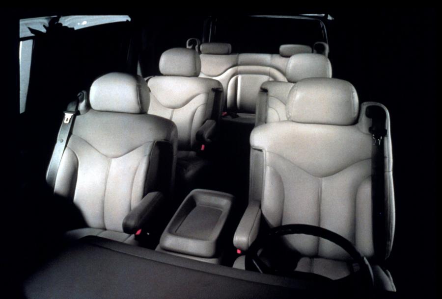 GMC Yukon 2000 года  (фото 24 из 51)